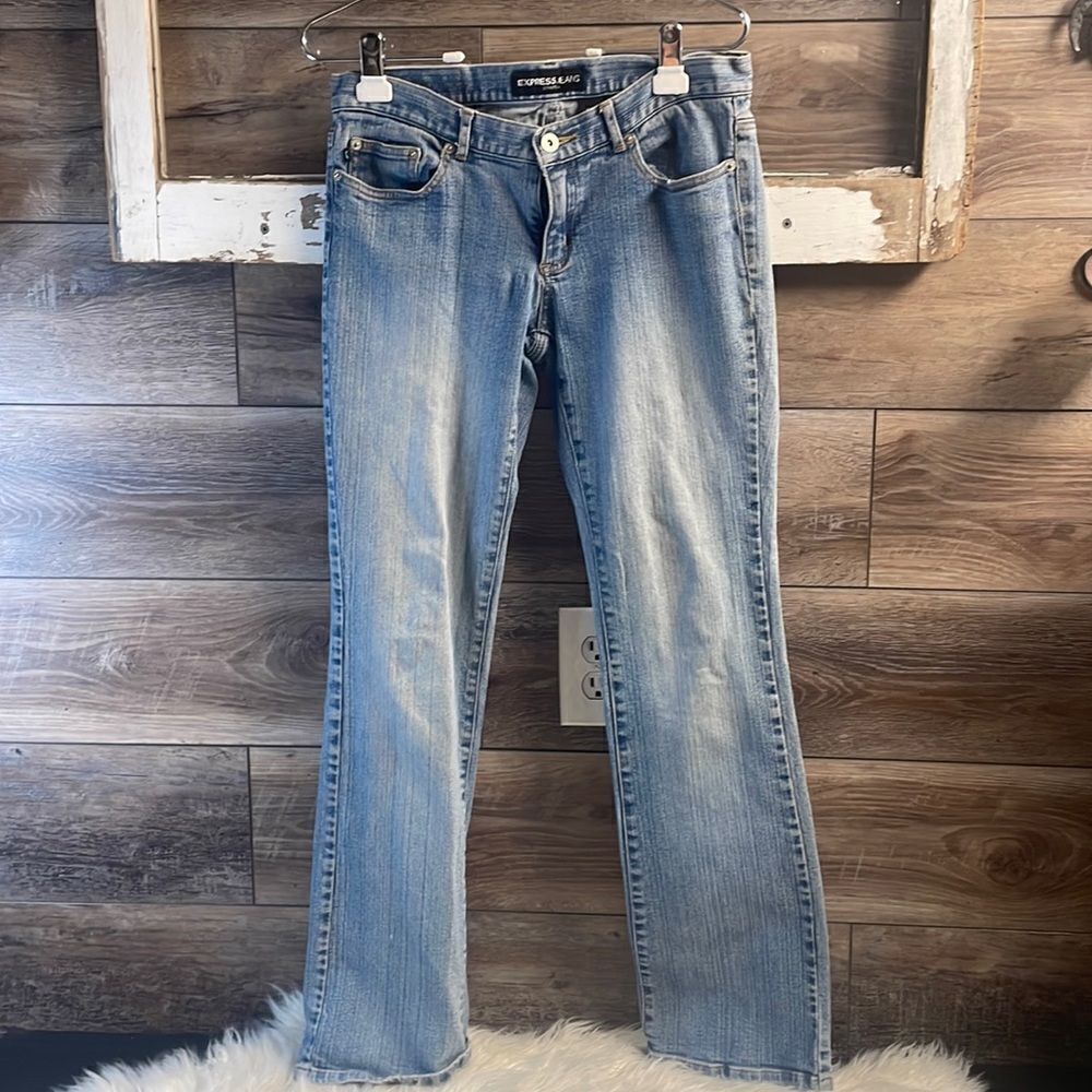 Express Jeans Stretch Ladies Size 7/8, Blue Faded